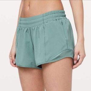 Lululemon Hotty Hot Short 4” Long